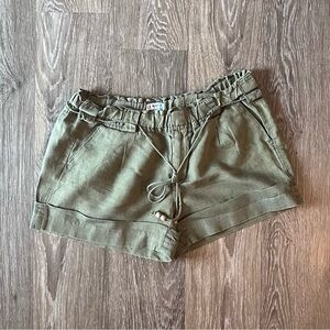 Old Navy Women's Cargo Shorts in Olive